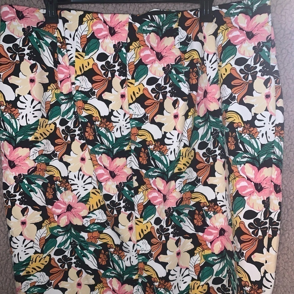 NWOT Lane Bryant Ponte Knit Pencil Skirt Multicolor Floral Print Sz. 26